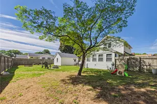 122 Gordon Ave, Warwick, RI 02889 - Photo 25