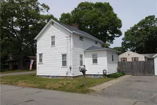 122 Gordon Ave, Warwick, RI 02889 - Photo 3