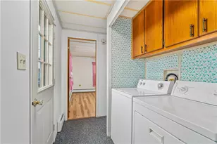 8 Thrid St, Portsmouth, RI 02842 - Photo 21