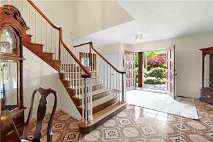 82 Mountain Laurel Dr, Cranston, RI 02920 - Photo 5