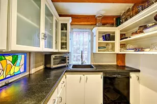 75 Macomber Ln, Portsmouth, RI 02871 - Photo 19