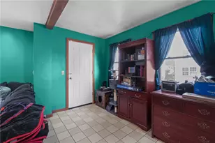 56 Henrietta St, Providence, RI 02904 - Photo 7