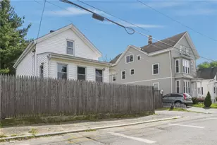 56 Henrietta St, Providence, RI 02904 - Photo 19