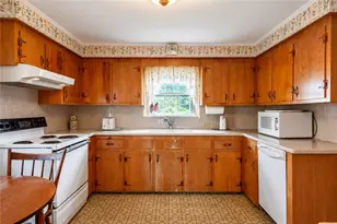 70 Floral Park Blvd, Pawtucket, RI 02861 - Photo 13