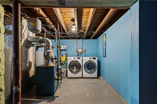 162 Armington St, Cranston, RI 02905 - Photo 31