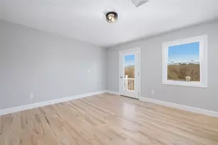 36 Kinnicutt Ave, Warren, RI 02885 - Photo 3