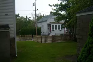 30 Simmons St, Newport, RI 02840 - Photo 21