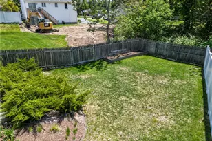 100 E View Ave, Cranston, RI 02920 - Photo 49