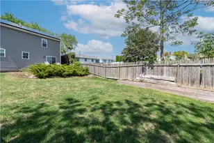 100 E View Ave, Cranston, RI 02920 - Photo 41