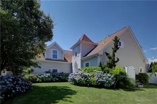 34 Wimbledon Cir, Portsmouth, RI 02871 - Photo 1