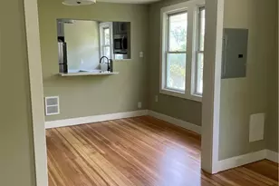 439 Broadway St, Newport, RI 02840 - Photo 5