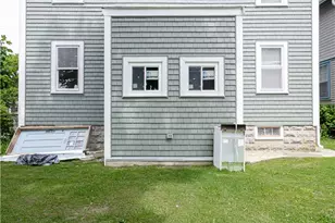 439 Broadway St, Newport, RI 02840 - Photo 23