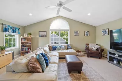 40 Chestnut Grove Avenue, Cumberland, RI 02864 - Photo 9