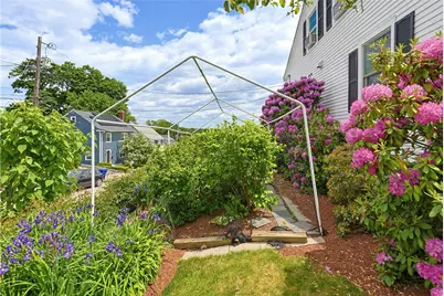 520 East Avenue, Pawtucket, RI 02860 - Photo 41