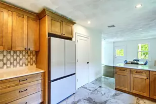 183 Congress Ave, Providence, RI 02907 - Photo 17
