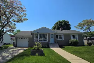 25 Rotary Dr, Johnston, RI 02919 - Photo 1