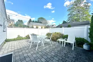 101 Briarwood Ave, Middletown, RI 02842 - Photo 15