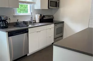 101 Briarwood Ave, Middletown, RI 02842 - Photo 5