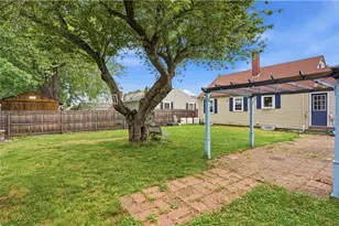 143 Balch St, Pawtucket, RI 02861 - Photo 31