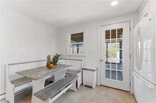 9 Tophill Cir, Cranston, RI 02920 - Photo 11