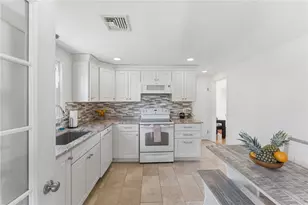 9 Tophill Cir, Cranston, RI 02920 - Photo 9