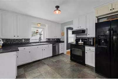 25 Farm Street, Cranston, RI 02920 - Photo 9