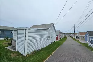 854 Matunuck Beach Rd, South Kingstown, RI 02879 - Photo 25