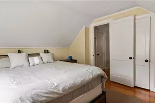 162 Thatcher St, East Providence, RI 02916 - Photo 17