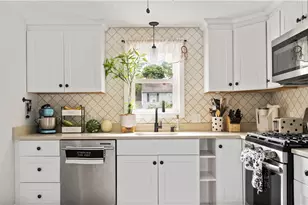 162 Thatcher St, East Providence, RI 02916 - Photo 5