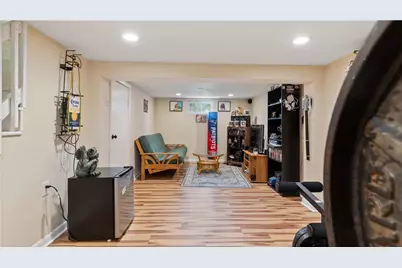 162 Thatcher Street, East Providence, RI 02916 - Photo 21