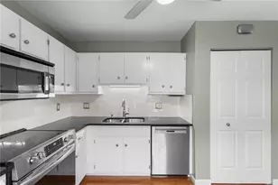 565 Quaker Ln, West Warwick, RI 02893 - Photo 7