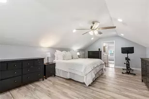 70 Tucker Ave, Cranston, RI 02905 - Photo 31