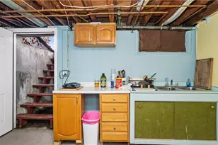 77 Minto St, Providence, RI 02908 - Photo 31