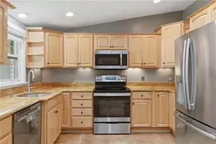 8 Ledgemont Dr, Lincoln, RI 02865 - Photo 9