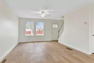 24 Blackburn St, Warwick, RI 02886 - Photo 3