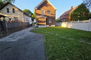 28 Carver St, Pawtucket, RI 02860 - Photo 35