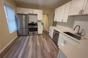 28 Carver St, Pawtucket, RI 02860 - Photo 5