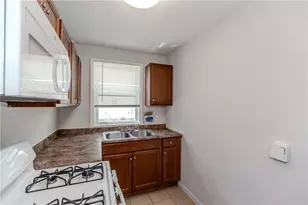 150 N Bend St, Pawtucket, RI 02860 - Photo 9