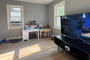77 Julian St, Providence, RI 02909 - Photo 9
