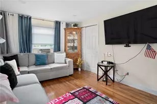 370 Montgomery Ave, Cranston, RI 02905 - Photo 15