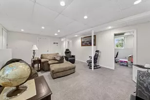 2 Garner Ave, Johnston, RI 02919 - Photo 35