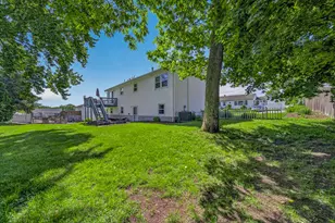 2 Garner Ave, Johnston, RI 02919 - Photo 9