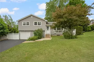 34 Grandview Dr, West Warwick, RI 02893 - Photo 1