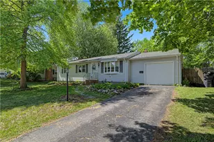 25 Walker Rd, Warwick, RI 02889 - Photo 1