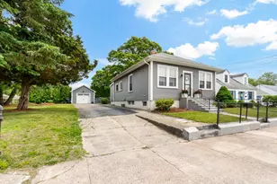70 Fortin Ave, Pawtucket, RI 02860 - Photo 3