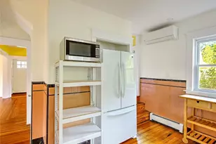 135 Rounds Ave, Providence, RI 02907 - Photo 9