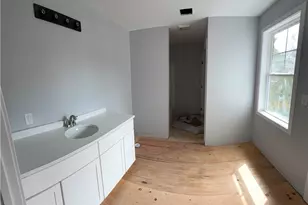 124 Birch Swamp Rd, Warren, RI 02885 - Photo 9
