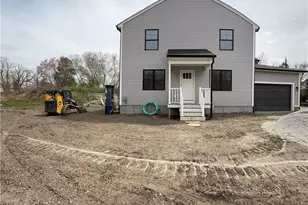 124 Birch Swamp Rd, Warren, RI 02885 - Photo 1