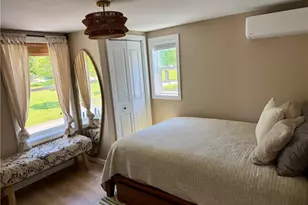 3 Clinton St, Newport, RI 02840 - Photo 5