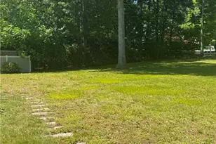 11 Maplecrest Dr, Smithfield, RI 02828 - Photo 3